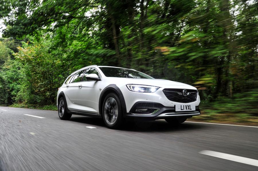  Vauxhall Insignia Country Tourer Turbo D 4x4 2017 года  (фото 13 из 21)